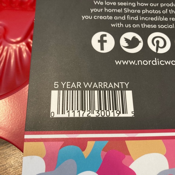 New Nordic Ware Valentine Heart Cakelet Pan, NWT, 4.5 cup capacity, Red Metal - Picture 3 of 3